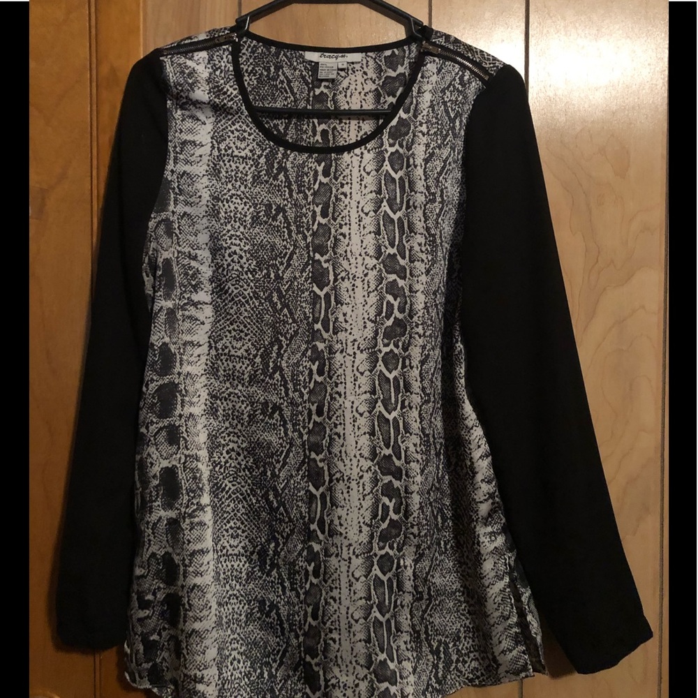 Women’s blouse